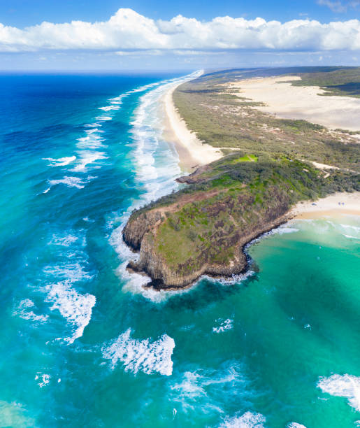 the famous indian head on fraser island - 3679 imagens e fotografias de stock