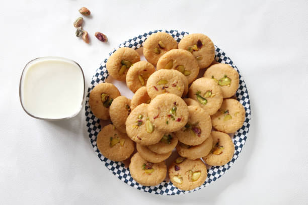 Sweet milk peda with pistachio garnishing is Traditional Indian sweet. Traditional Indian sweet made during festival like Diwali,durga puja with milk or khoya and garnished with dry fruits. rajkot india stock pictures, royalty-free photos & images
