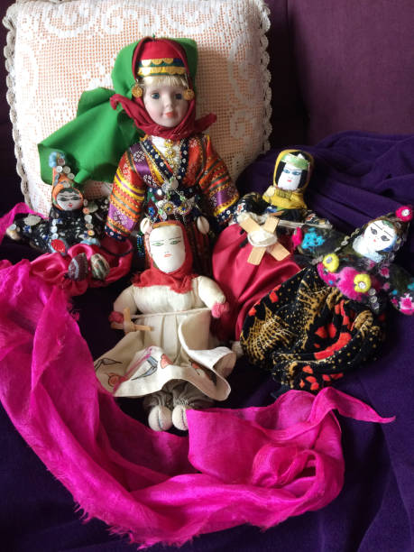 bonecas artesanais em roupas tradicionais turcas - collection doll toy rag doll - fotografias e filmes do acervo