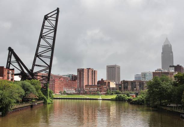 istock Cleveland city skyline 1264112814