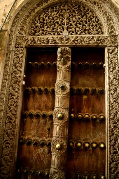 istock Zanzibari Door 1264115275