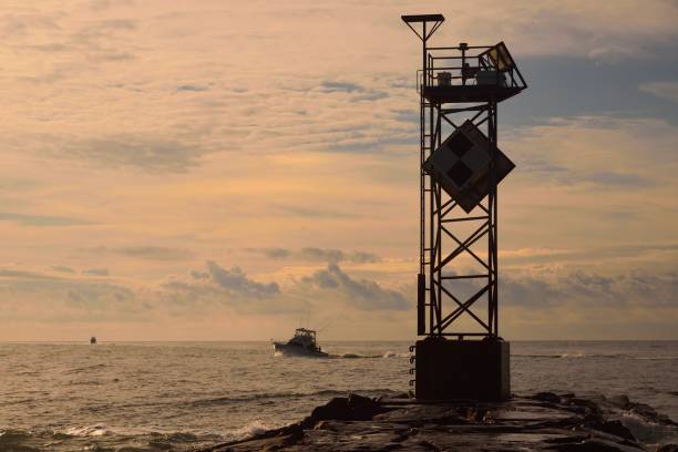 fishing boats setting out to atlantic at dawn - ii - maryland fishing atlantic ocean sea imagens e fotografias de stock