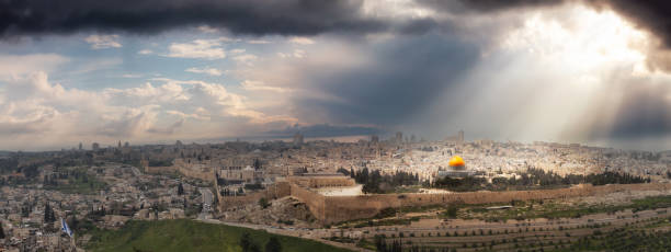 jerusalem, capital of israel - jerusalem israel skyline panoramic imagens e fotografias de stock
