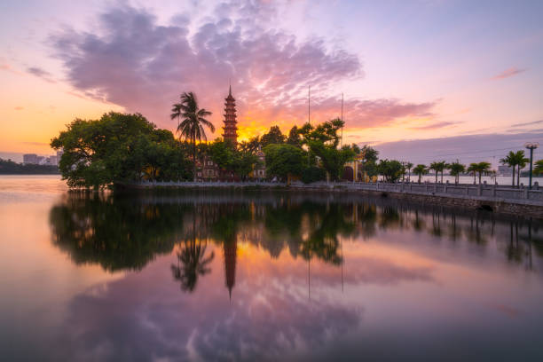 istock Tram Quoc Pagoda in sunset 1264294188