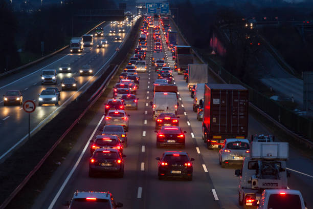 korek na niemieckiej autostradzie a66 - traffic jam traffic germany car zdjęcia i obrazy z banku zdjęć