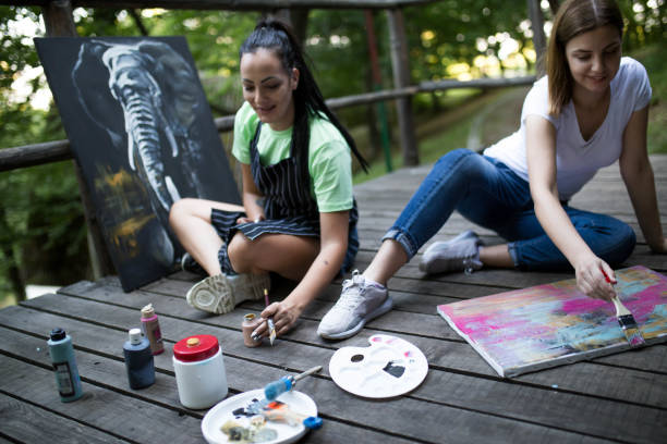 istock Enjoying nature while creating works of art 1264318999