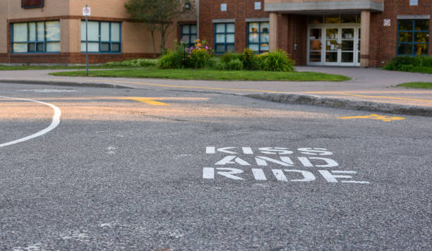 istock Ottawa south public school 1264383837