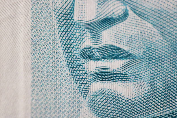 istock Details on the note of 100 reais 1264402284