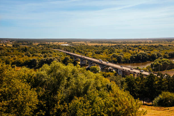 panoramiczny widok na most w mieście vladimir - vladimir zdjęcia i obrazy z banku zdjęć