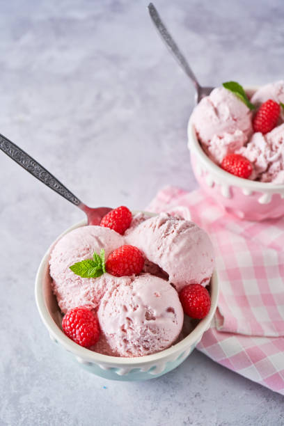 istock Strawberry Ice Cream with Fresh Strawberries 1264447350