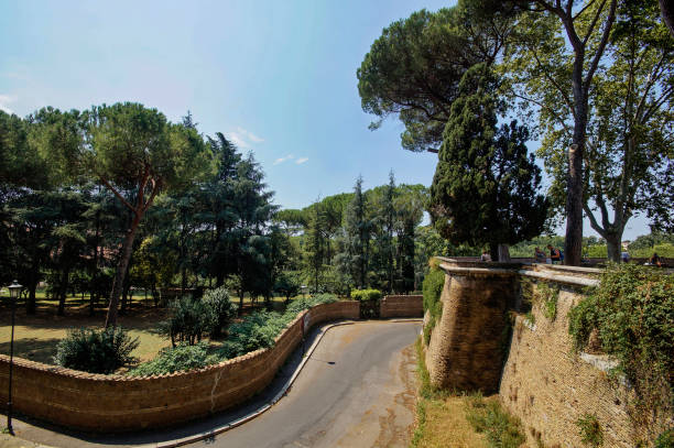 zdjęcie viale delle mura aurelie street - janiculum zdjęcia i obrazy z banku zdjęć