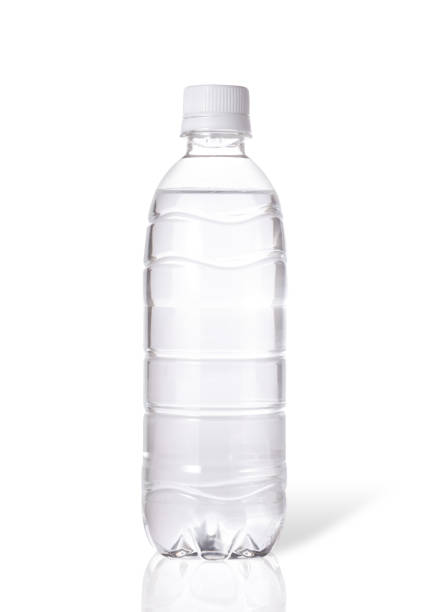 вода в бутылках - water bottle cold purified water стоковые фото и изображения