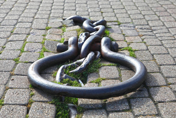 istock Old disused mooring link in Weymnouth, England 1264608847
