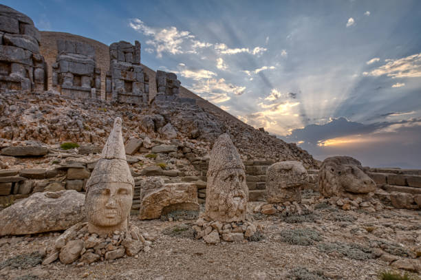 góra nemrut. - arid climate asia color image day zdjęcia i obrazy z banku zdjęć