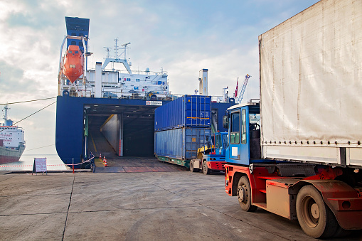 Shipping and Trucking Transportation - RO-RO Transport (Roll On/Roll Off)