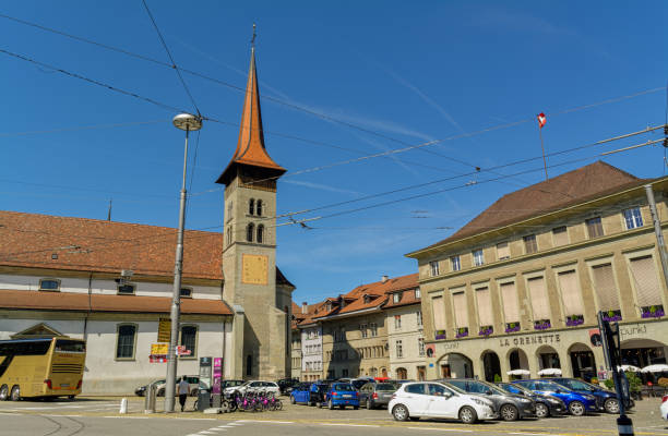 フライブルク(フリブール)、スイス - 2019年9月3日:ノートルダム大聖堂の眺め - clock switzerland swiss culture fribourg canton ストックフォトと画像