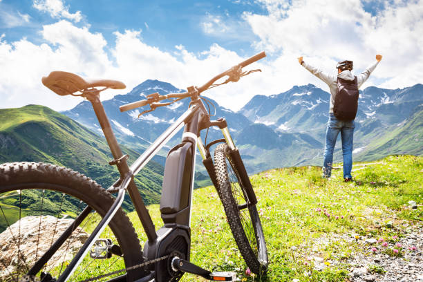mountain e bike in austria - bicicletta elettrica foto e immagini stock