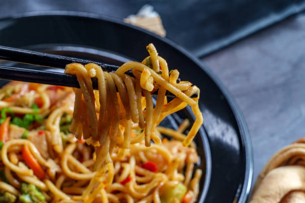 istock Chinese Chicken Chow Mein 1264686453