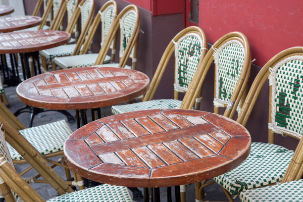 istock Old Cafe Table and Chairs in Montmartre; Paris 1264701542