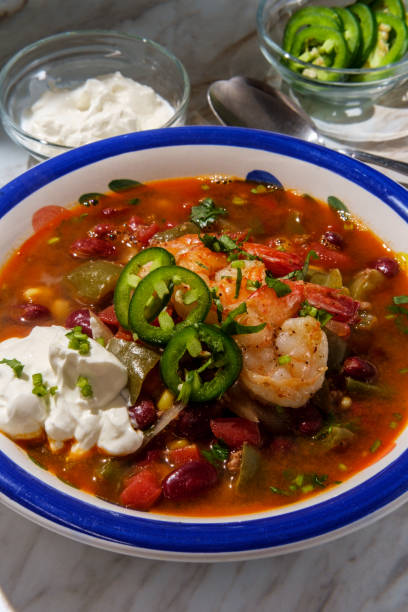 shrimp chili with meat - prawn prepared shrimp chili pepper spice imagens e fotografias de stock