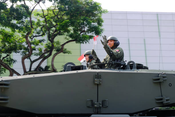 singapur mobile kolumna parada wojskowa podróży przez yishun northpoint city w dniu narodowym - military us military tank land vehicle zdjęcia i obrazy z banku zdjęć