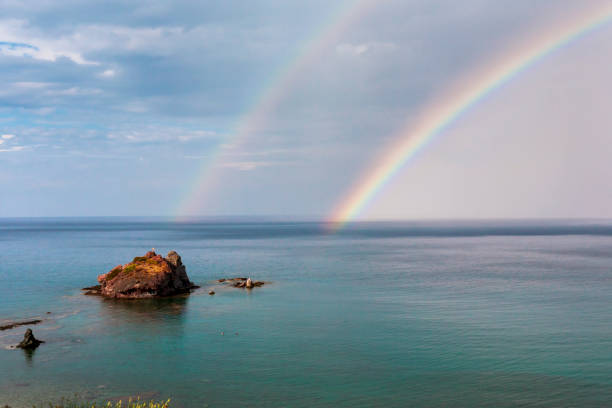 arco iris, península de akámas, chipre - akamas fotografías e imágenes de stock