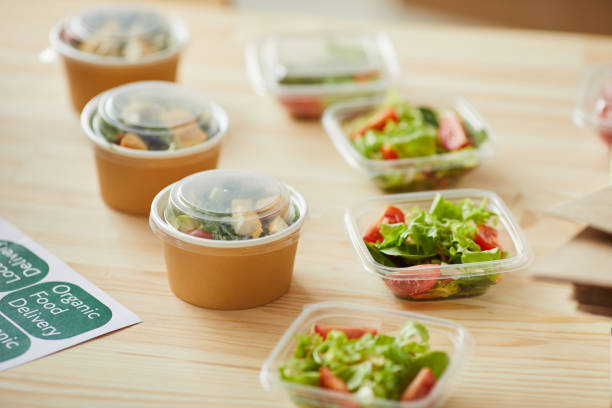 istock Organic Food Delivery Service 1264983135