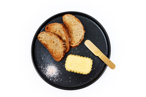 pão azedo torrado fatiado no fundo branco - carbohydrate artisan bread isolated on white isolated - fotografias e filmes do acervo