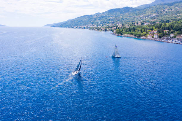 regaty - regatta sports race sailing nautical vessel zdjęcia i obrazy z banku zdjęć