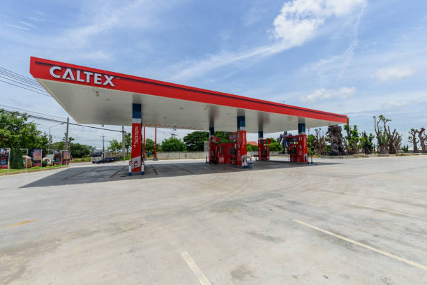 nowa stacja benzynowa caltex w nakhonpathom km.14 - megatron zdjęcia i obrazy z banku zdjęć