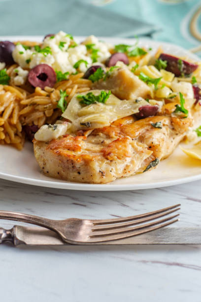 greek grilled chicken piccata - veal cutlet piccata picatta imagens e fotografias de stock