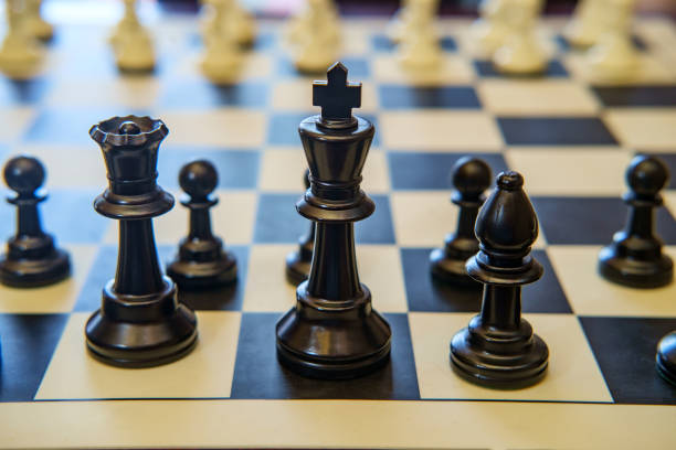 체스 설정 시작 - chess defending chess piece chess board 뉴스 사진 이미지