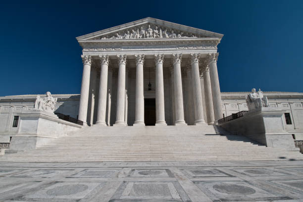 suprema corte - washington dc - legal system us supreme court column washington dc - fotografias e filmes do acervo