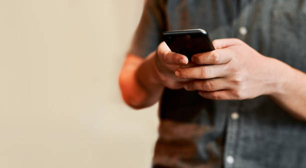 istock I've gotta know what's happening online 1265154884