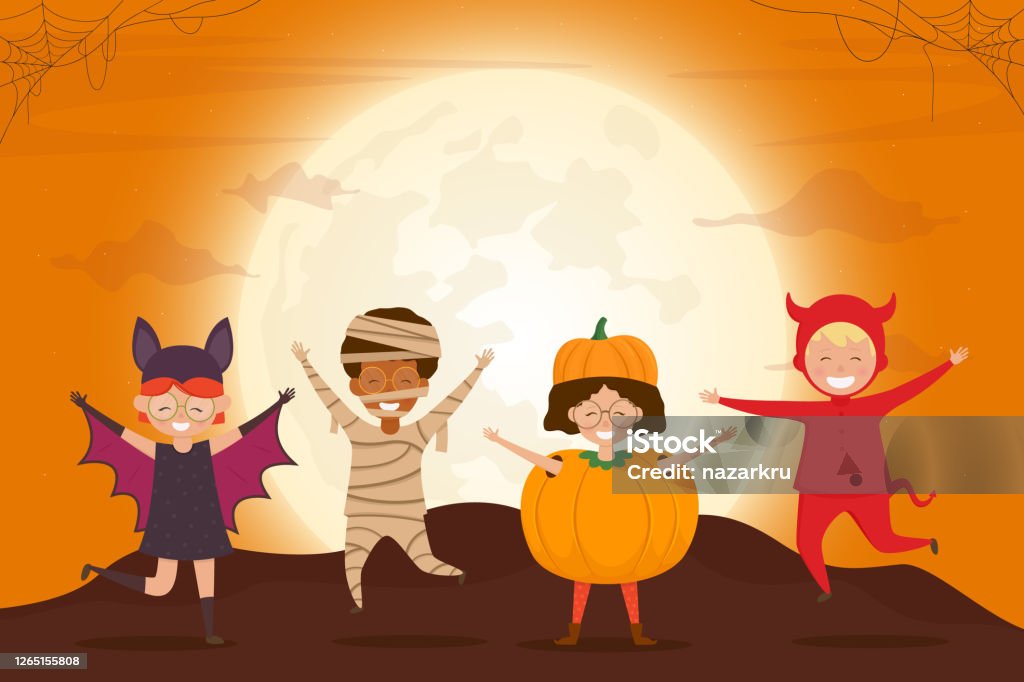 Ilustración de Fiesta De Disfraces De Halloween Para Niños Personajes De  Dibujos Animados De Niños En El Paisaje Bajo La Luz De La Luna y más  Vectores Libres de Derechos de Halloween -