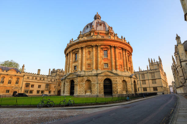 istock The Radcliffe Camera in Oxford at sunrise. 1265173114
