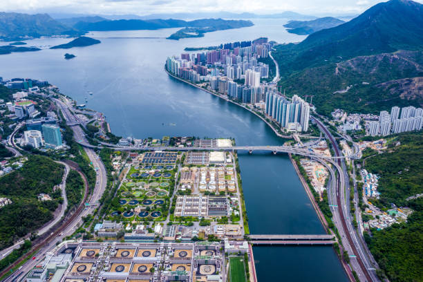 drohnenansicht der kläranlage sha tin - sha tin stock-fotos und bilder