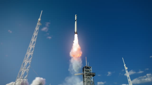 Launch Pad Complex: Successful Rocket Launching with Crew on a Space Exploration Mission. Flying Spaceship Blasts Flames and Smoke on a Take-Off. Humanity in Space, Conquering Universe. Zoom out