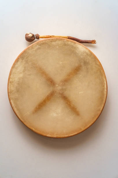 tambor tradicional irlandês bodhran - drumhead - fotografias e filmes do acervo