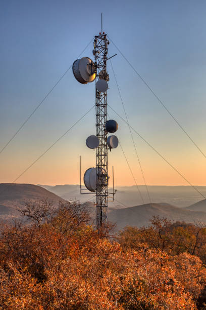 wieża komunikacyjna - high peaks audio zdjęcia i obrazy z banku zdjęć