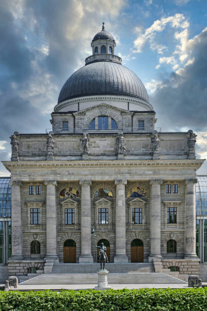 The Bavarian State Chancellery in Munich, Bavaria, Germany Bayerische Staatskanzlei, Bavarian State Chancellery, Hofgarten garden, Munich, Bavaria, Germany, Europe, 28. April 2007 bavarian state parliament stock pictures, royalty-free photos & images