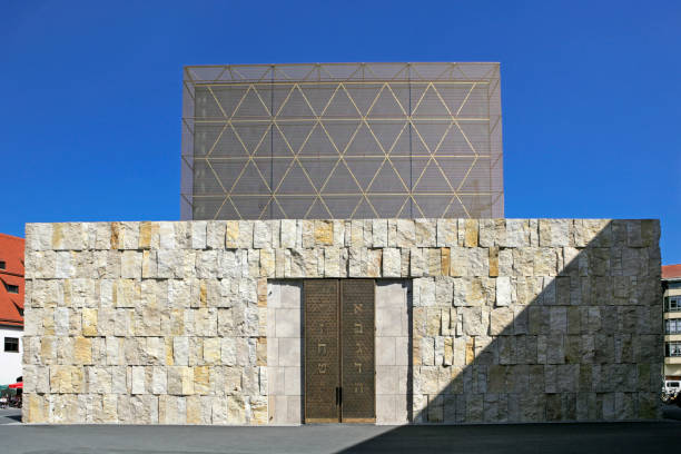 sinagoga e museo ebraico a monaco di baviera, germania - synagogue judaism contemporary munich foto e immagini stock