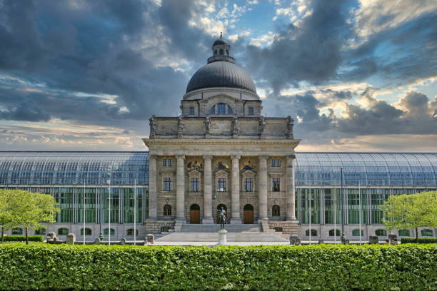 The Bavarian State Chancellery in Munich, Bavaria, Germany Bayerische Staatskanzlei, Bavarian State Chancellery, Hofgarten garden, Munich, Bavaria, Germany, Europe, 28. April 2007 bavarian state parliament stock pictures, royalty-free photos & images