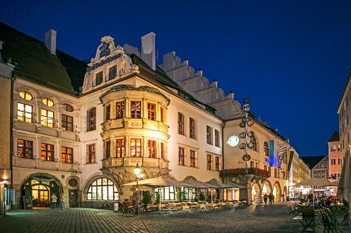 Staatliches Hofbraeuhaus Restaurant on Platzl square at night, Munich, Upper Bavaria, Bavaria, Germany, Europe, 01. August 2007