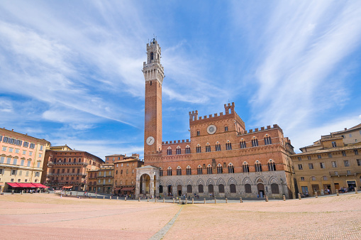 Palazzo Pubblico with the Torre del Mangia. Piazza del Campo in Siena, Tuscany, Italy.