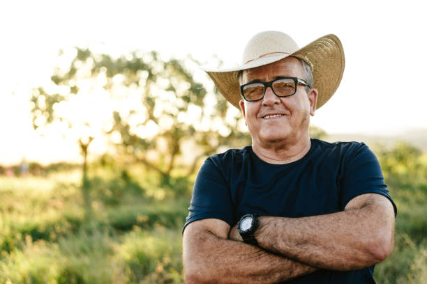 Portrait of a smiling senior farmer Portrait of a smiling senior farmer goias photos stock pictures, royalty-free photos & images