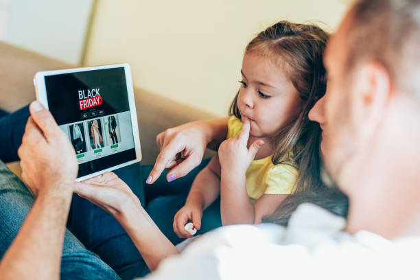 istock Family shopping on Black Friday 1265609406
