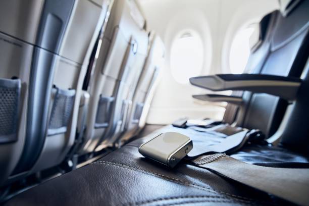 empty seats in airplane - airplane seat imagens e fotografias de stock