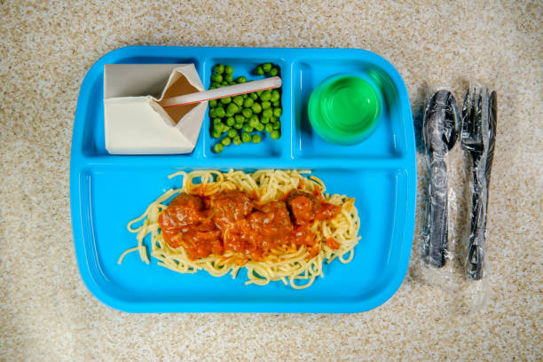 lunch tray spaghetti and meatballs - tray lunch education food imagens e fotografias de stock