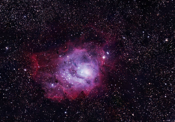 ラグーン星雲(メシエ8またはm8、ngc 6523としてカタログ化)は巨人です - lagoon nebula ストックフォトと画像